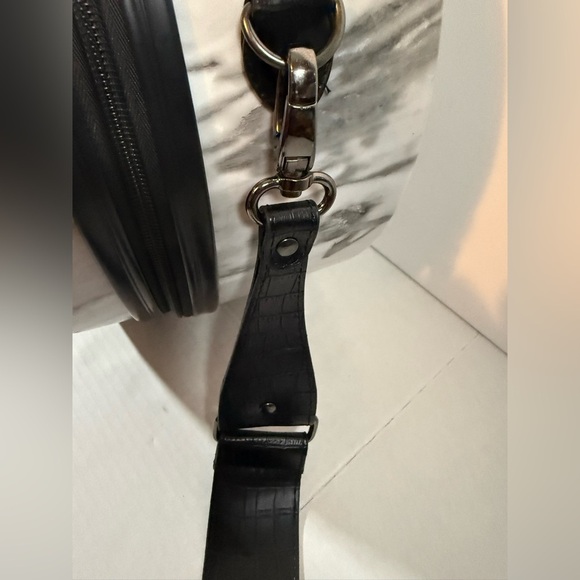 CALPAK Round Marble Hat Box Travel Case w/ Strap - Rare & Stylish - Picture 12 of 14